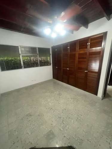 VENTA DE CASA UNIFAMILIAR EN MIRAFLORES – AMPLIO TERRENO DE 1,090 M² - Imagen 9