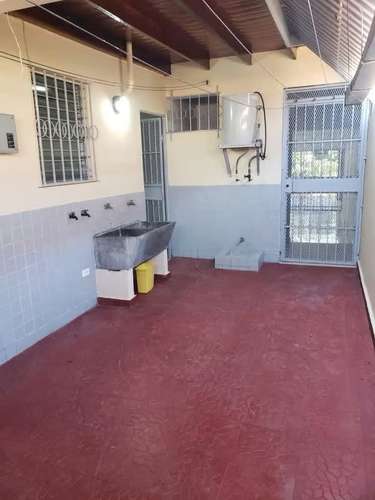VENTA DE CASA UNIFAMILIAR EN MIRAFLORES – AMPLIO TERRENO DE 1,090 M² - Imagen 16