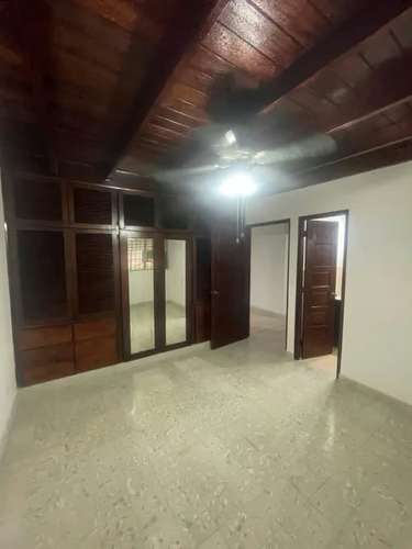 VENTA DE CASA UNIFAMILIAR EN MIRAFLORES – AMPLIO TERRENO DE 1,090 M² - Imagen 8