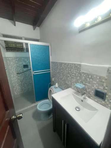 VENTA DE CASA UNIFAMILIAR EN MIRAFLORES – AMPLIO TERRENO DE 1,090 M² - Imagen 7