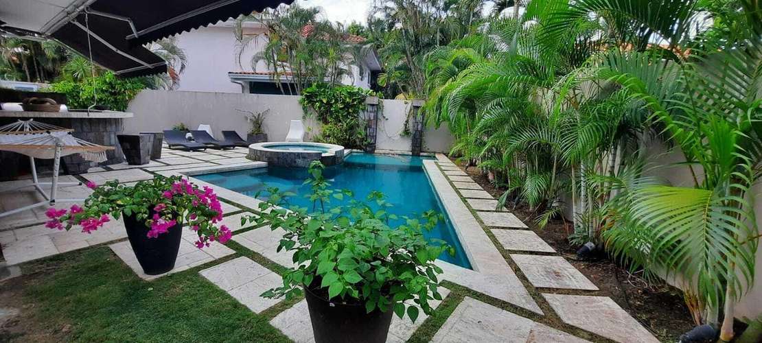 Venta de Casa Duplex en Costa del Este, Completamente Remodelada 22LGG8044
