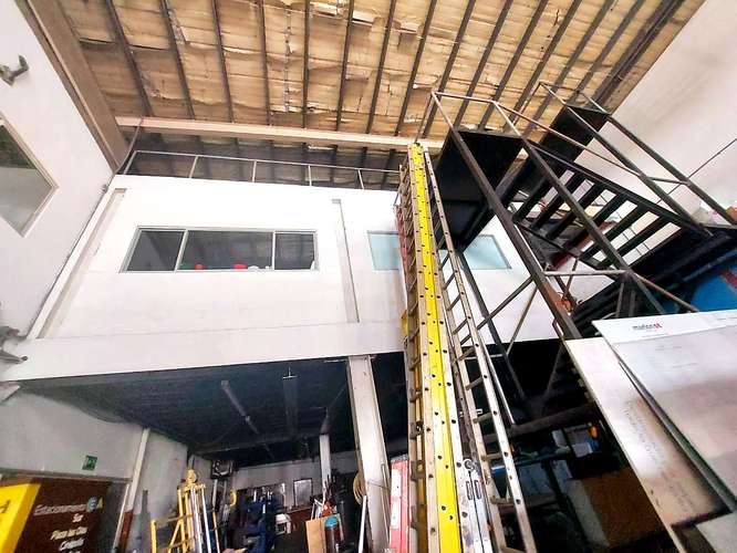 Venta Galera con Oficinas 2,031 m2 en 3 Niveles Parque Industrial Costa del Este - ALYC 26-8153