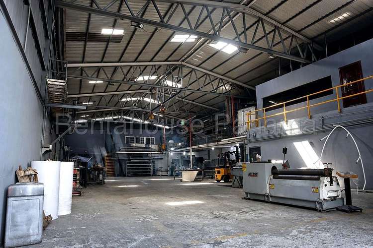 Venta Galera 720 m2 con Showroom Oficinas y Mezzanine Lista para Operar Juan Diaz - ALYC 26-8179