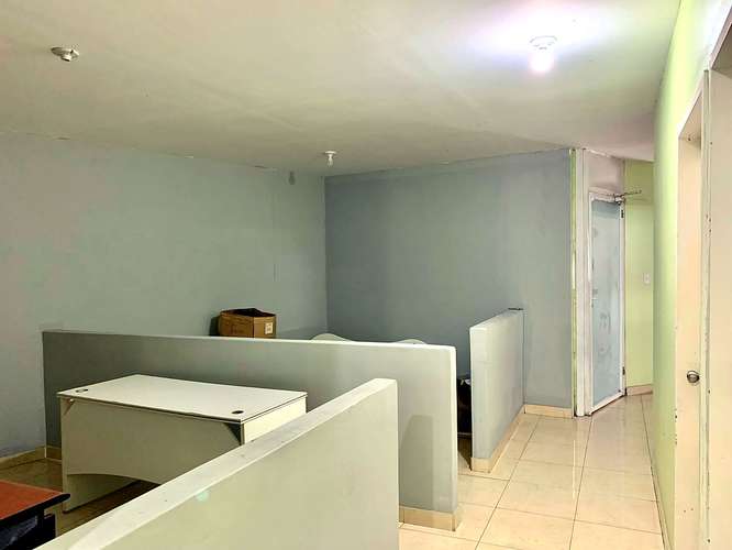 Venta Galera y Oficinas 550 m2 Zonificacion Mixta a Pasos del Corredor Sur Versalles - ALYC 26-9046