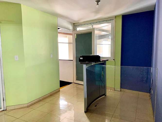 Venta Galera y Oficinas 550 m2 Zonificacion Mixta a Pasos del Corredor Sur Versalles - ALYC 26-9046