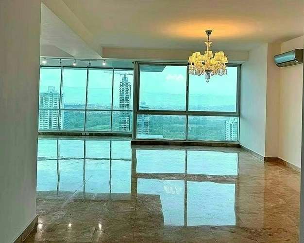 Venta P.H. Titanium Vista al Parque CDE