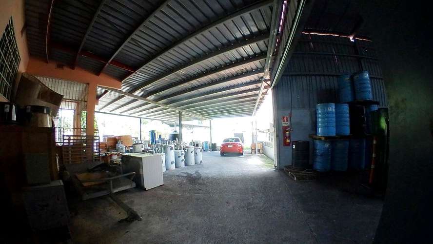 Venta Casa Comercial 707 m2 con Galera de 200 m2 y Acceso Independiente Juan Diaz - ALYC 24-1973