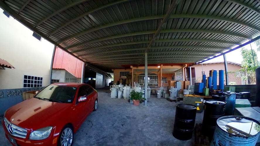 Venta Casa Comercial 707 m2 con Galera de 200 m2 y Acceso Independiente Juan Diaz - ALYC 24-1973