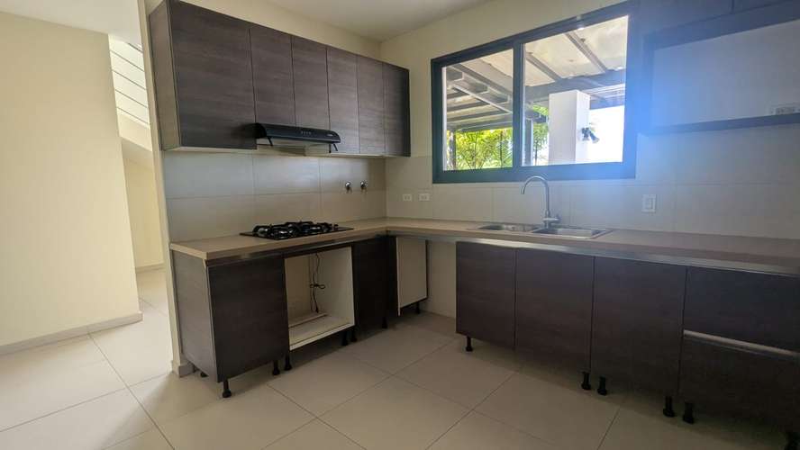 ¡Hermosa Casa en Venta en Costa Linda, Costa Sur
