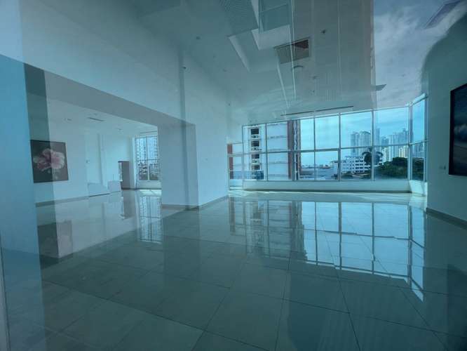Apartamento Amoblado en Piso Alto con Vista al Mar - Imagen 19