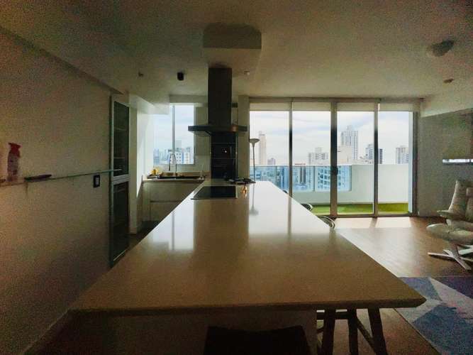 Apartamento Amoblado en Piso Alto con Vista al Mar - Imagen 9