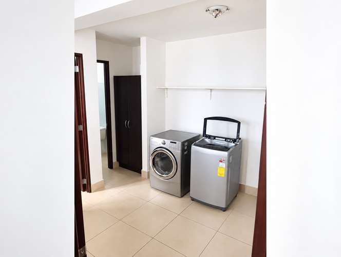 Apartamento de lujo en Costa del Este: 3 recámaras, balcón y 2 estacionamientos