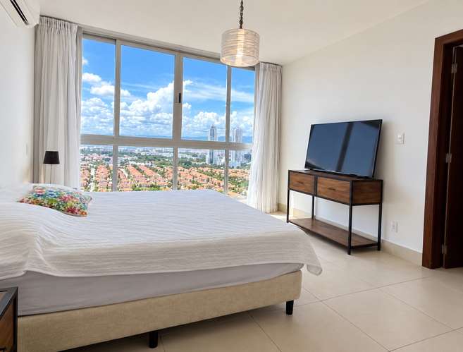 Apartamento de lujo en Costa del Este: 3 recámaras, balcón y 2 estacionamientos