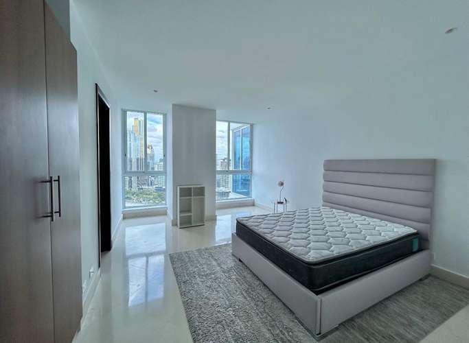 Se alquila apartamento amueblado en Paitilla | 500 m2 | 4 recámaras 