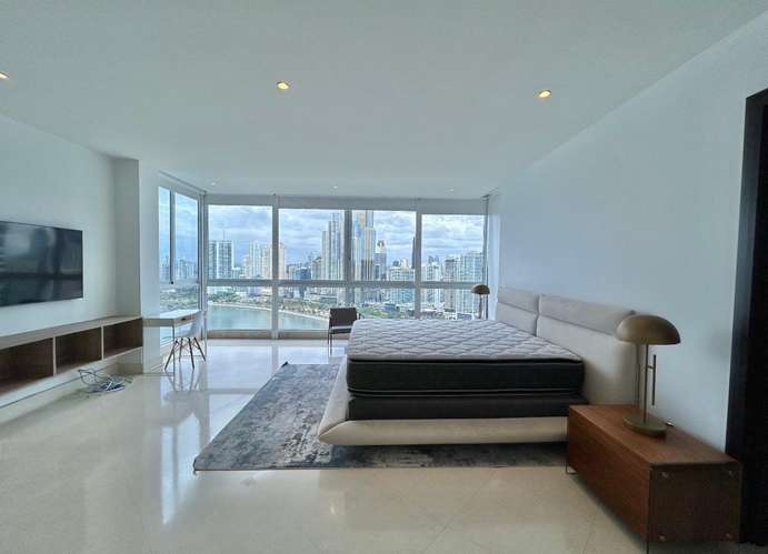 Se alquila apartamento amueblado en Paitilla | 500 m2 | 4 recámaras 
