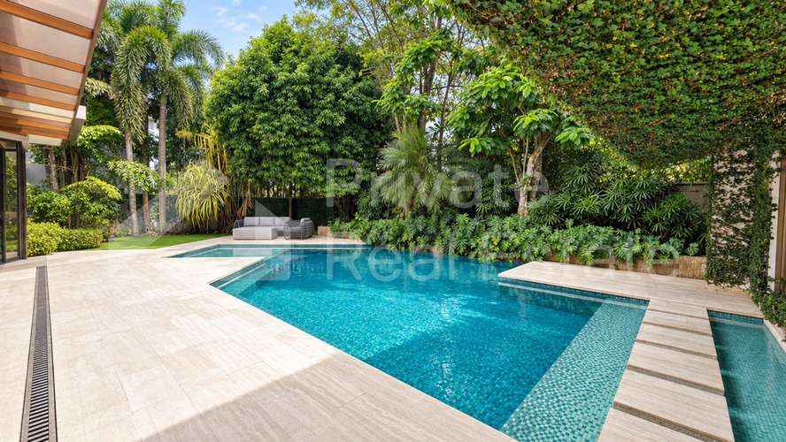 Casa en venta en Magnolias, Costa del Este | Piscina, gimnasio y jardín privado