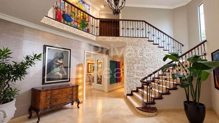 Casa en venta en Magnolias, Costa del Este | Piscina, gimnasio y jardín privado