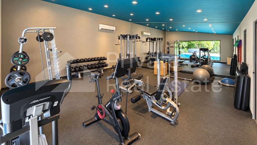 Casa en venta en Magnolias, Costa del Este | Piscina, gimnasio y jardín privado