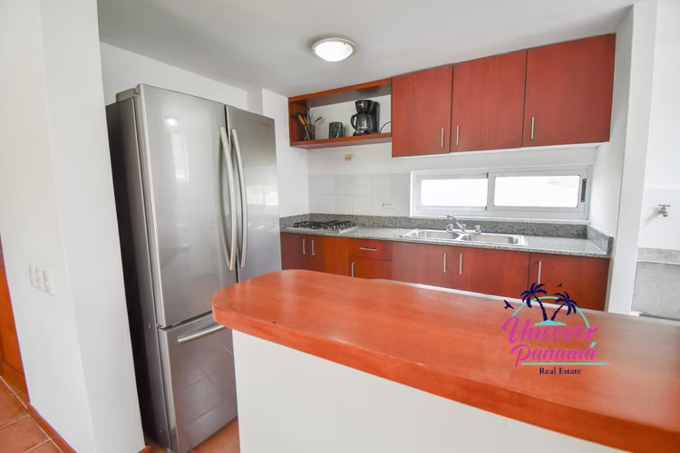 Casa adosada de 3 dormitorios con piscina privada