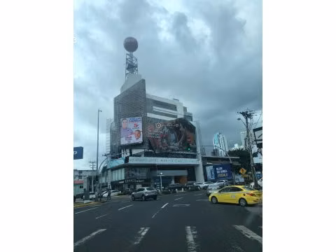 Building for sale in Calle 50