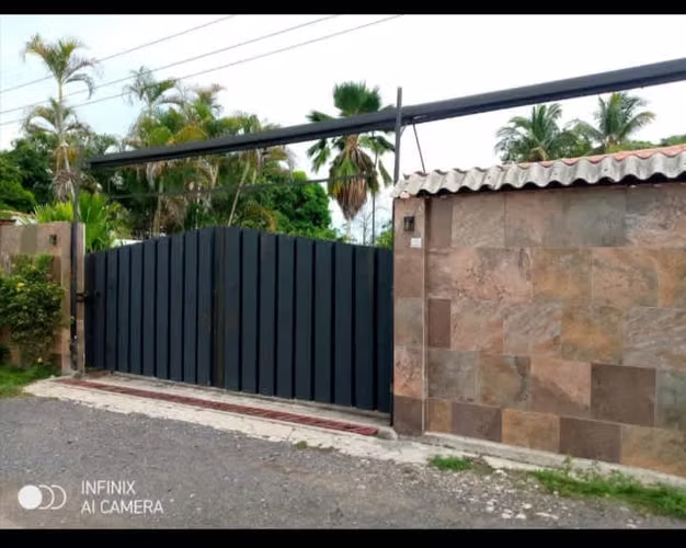 ALQUILO HERMOSA CASA CON PISCINA DE 5 RECAMARAS EN CHAME