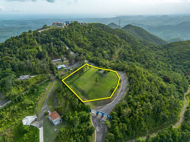 Urb. Vistas Del Caribe, Terreno en Cayey