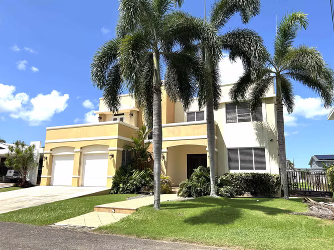 Bo. Caimital Alto, Casa en Aguadilla