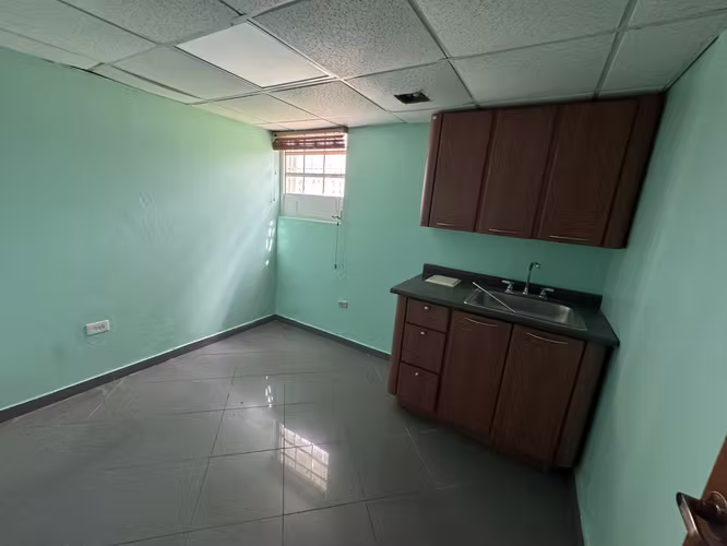 Urb. Villas De Rio Grande, Local Comercial