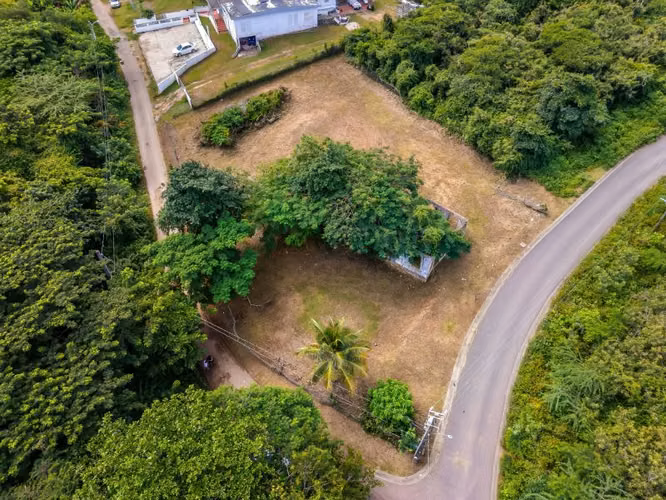 Bo. Villa Borinquen, Solar en Vieques
