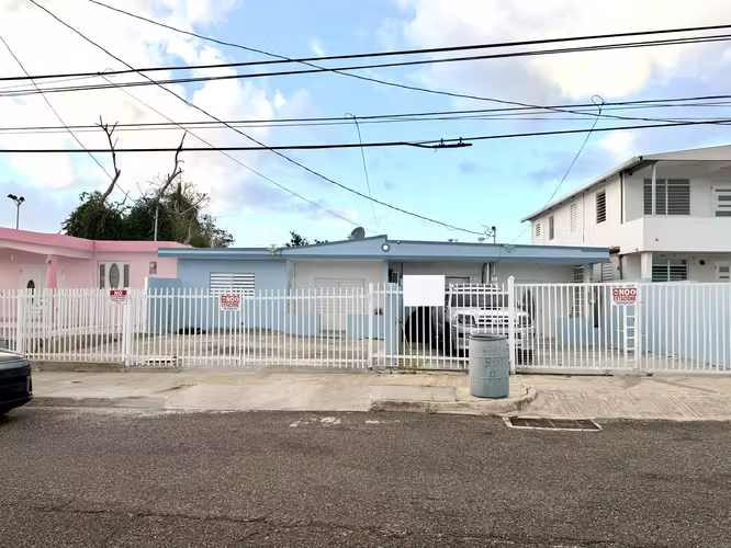 Bo. Cocos, Casa en Quebradillas
