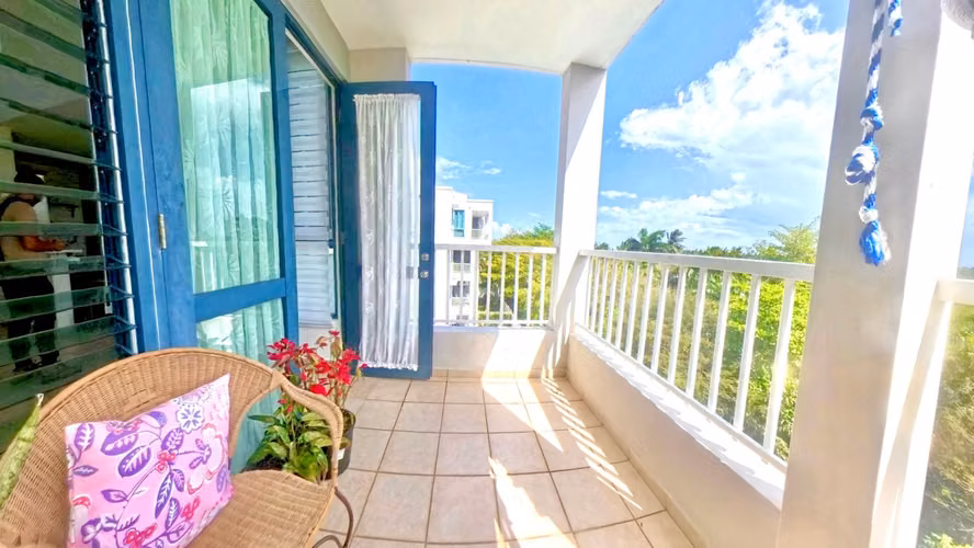 Cond. Palma Dorada, Apartamento en Vega Alta