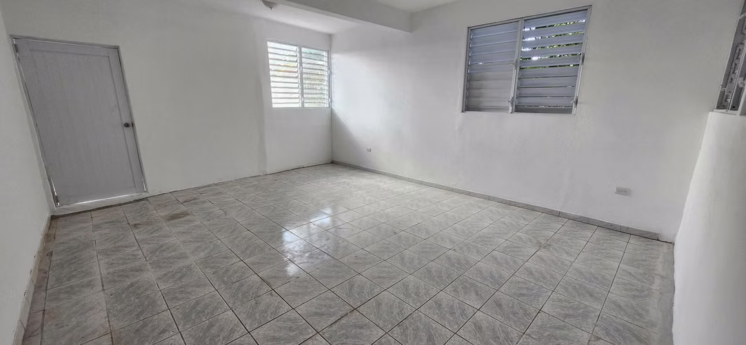 Urb. Fernandez, Casa en Cidra