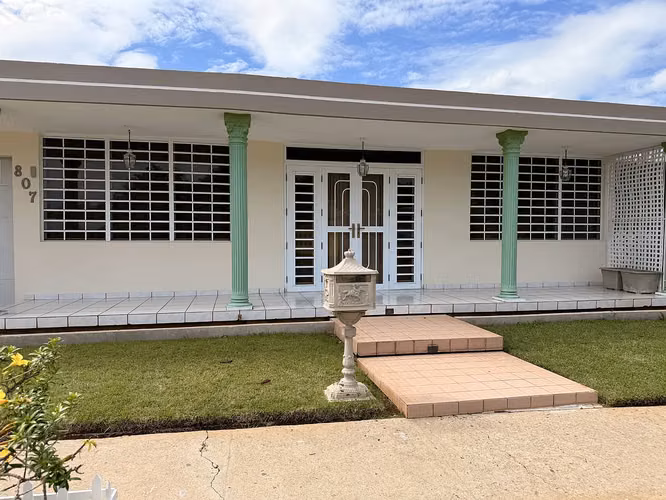 Beautiful, fully furnished home available for immediate move in...