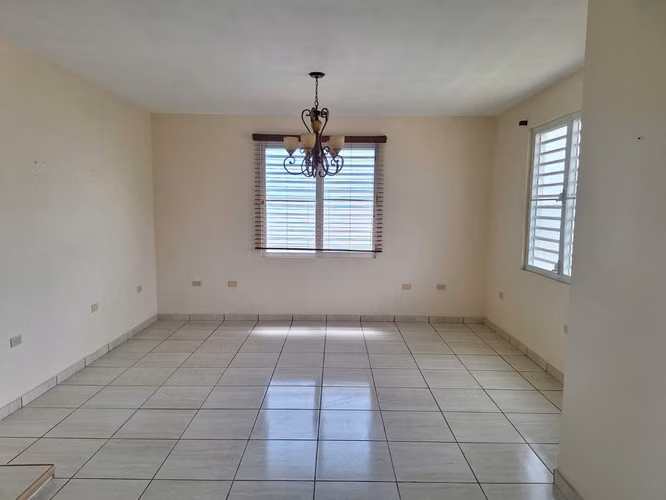 Bo. Camaseyes, Casa en Aguadilla