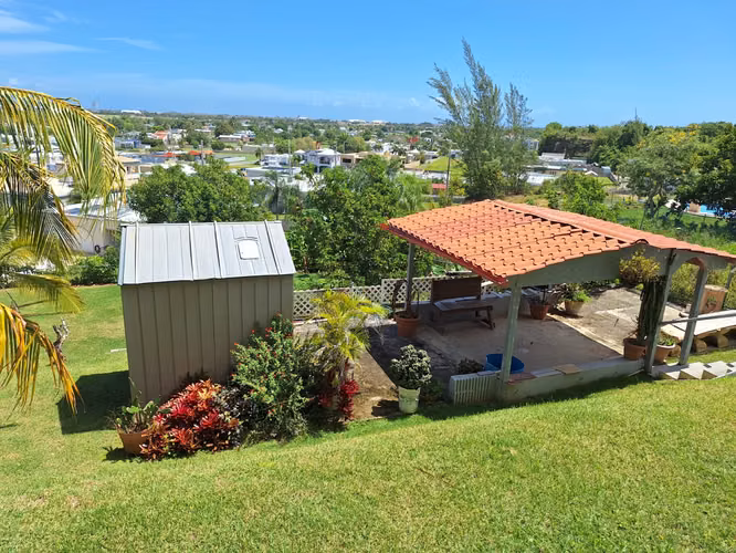 Bo. Camaseyes, Casa en Aguadilla