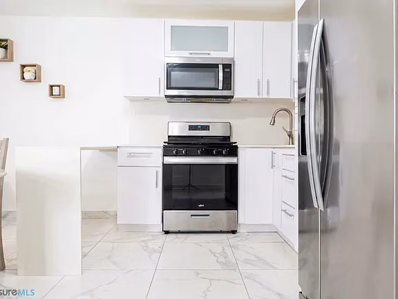 Apartamento en el segundo piso con una distribución cómoda .