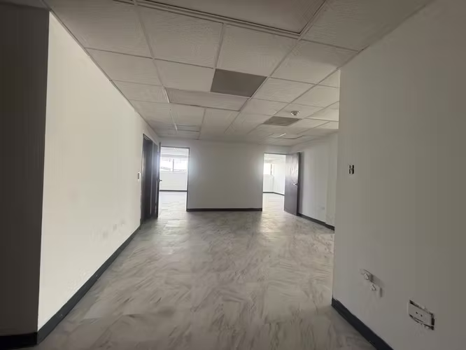 Cond. First Federal, Oficina en San Juan