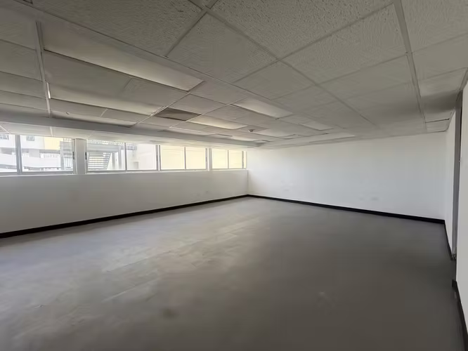 Cond. First Federal, Oficina en San Juan