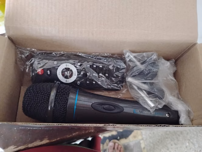 Bocina Bluetooth speaker USB/SD/CARD READER 3,000 WATTS