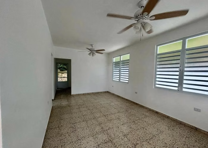 Hermosa casa remodelada ubicada en el deseable Bo. Calcache, Rincón