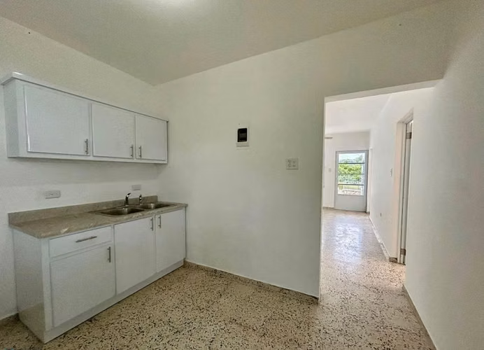 Hermosa casa remodelada ubicada en el deseable Bo. Calcache, Rincón