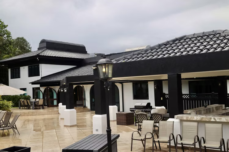 Urb. Lomas del Sol, Casa en Guaynabo