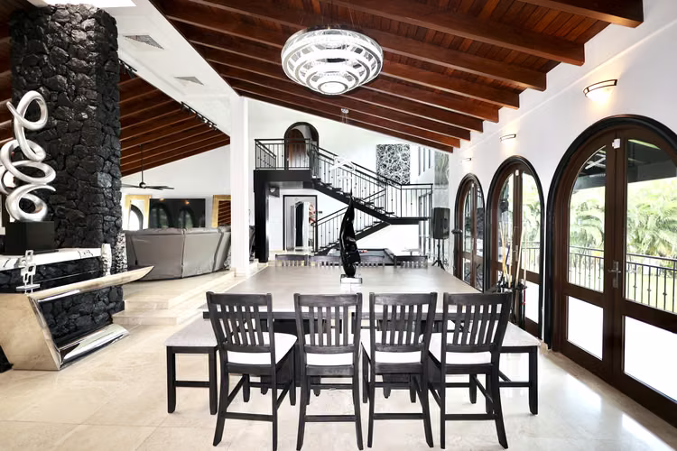 Urb. Lomas del Sol, Casa en Guaynabo