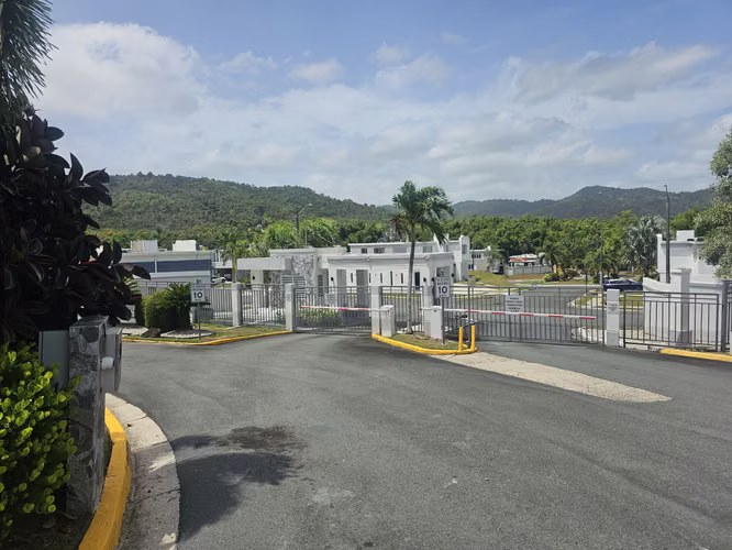 Urb Stations of Monte Verde