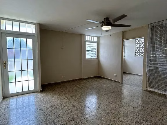 Propiedad terrera en Villa Fontana de 3 habitaciones, 2 banos,