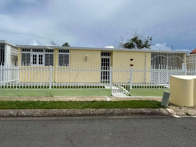 Propiedad terrera en Villa Fontana de 3 habitaciones, 2 banos,