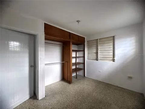 Casa bien mantenida de 3 dormitorios y 1 baño.