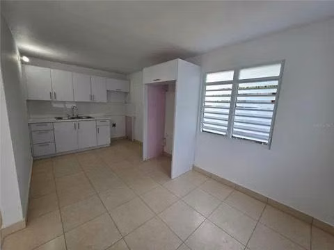 Casa de 4 dormitorios y 2 baños bien mantenida.