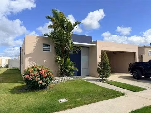 Hermosa casa ubicada en la Urbanización Palma Royale en Las Piedras