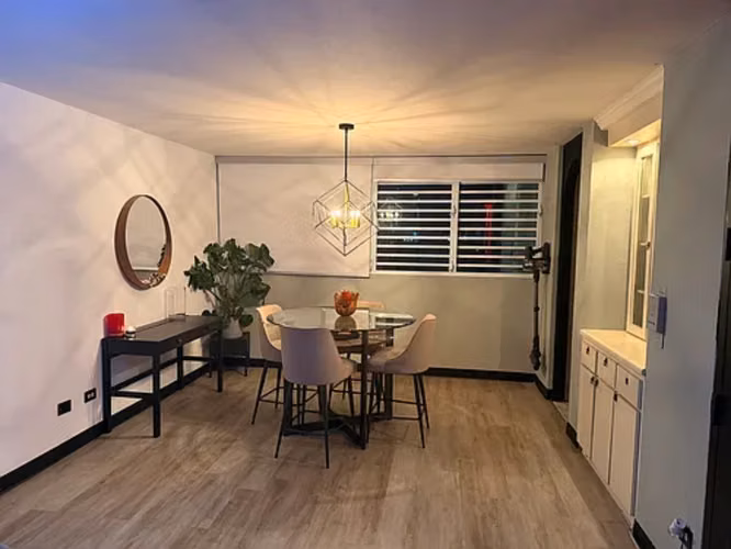 Apartamento amueblado 3/2 en la Milla de Oro, Hato Rey - agua y luz incluidas